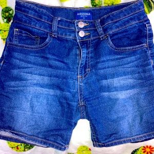 Arizona mid rise Jean Shorts